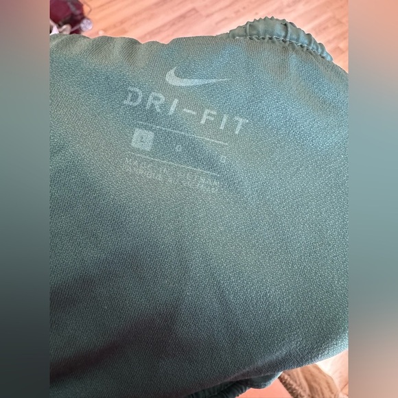 Nike Green dri-fit running shorts size Large - Picture 2 of 5